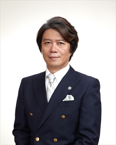 代表取締役社長:バストショット